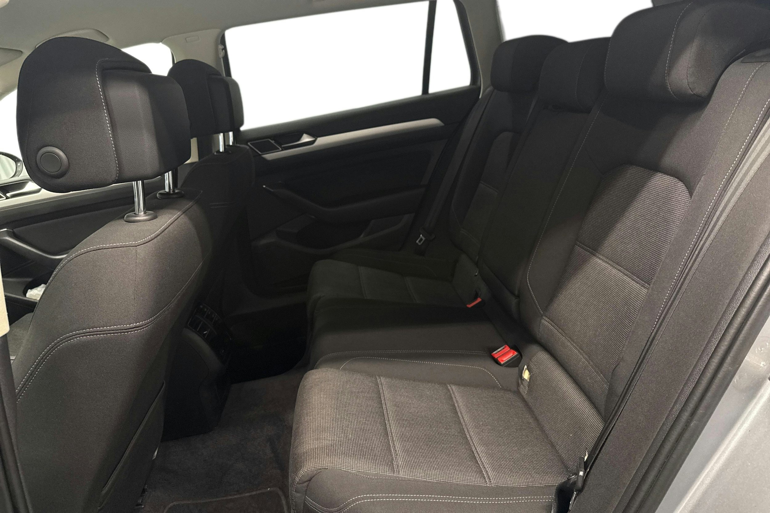 hopea Volkswagen Passat 2019 kuva 8.