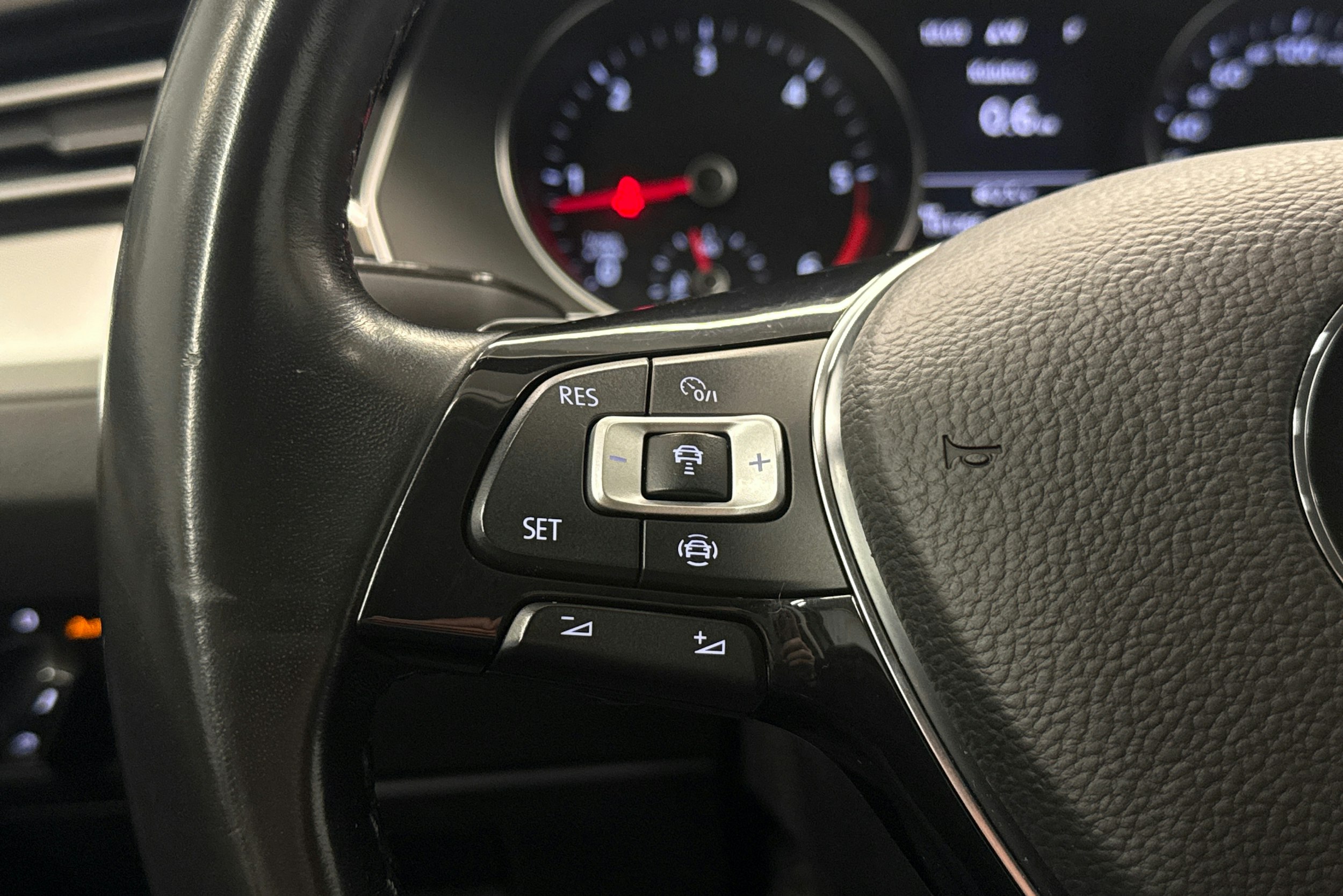 hopea Volkswagen Passat 2019 kuva 13.