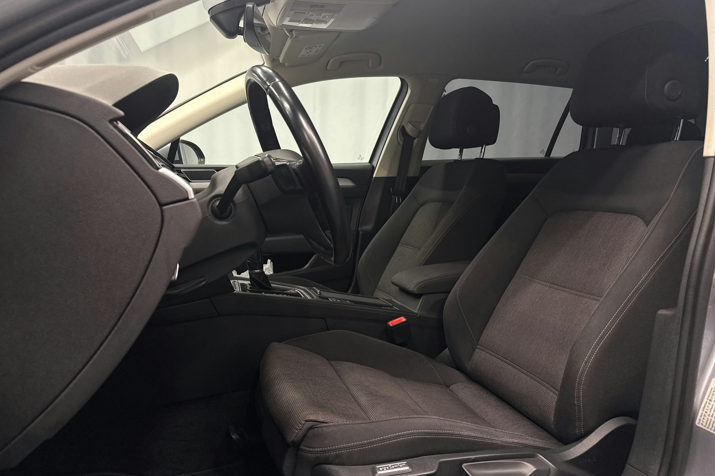 hopea Volkswagen Passat 2019 kuva 23.