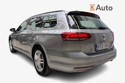 sininen Volkswagen Passat 2019 kuva 2.