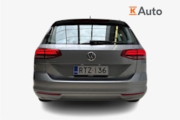 sininen Volkswagen Passat 2019 kuva 3.