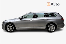 sininen Volkswagen Passat 2019 kuva 6.