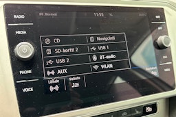sininen Volkswagen Passat 2019 kuva 25.