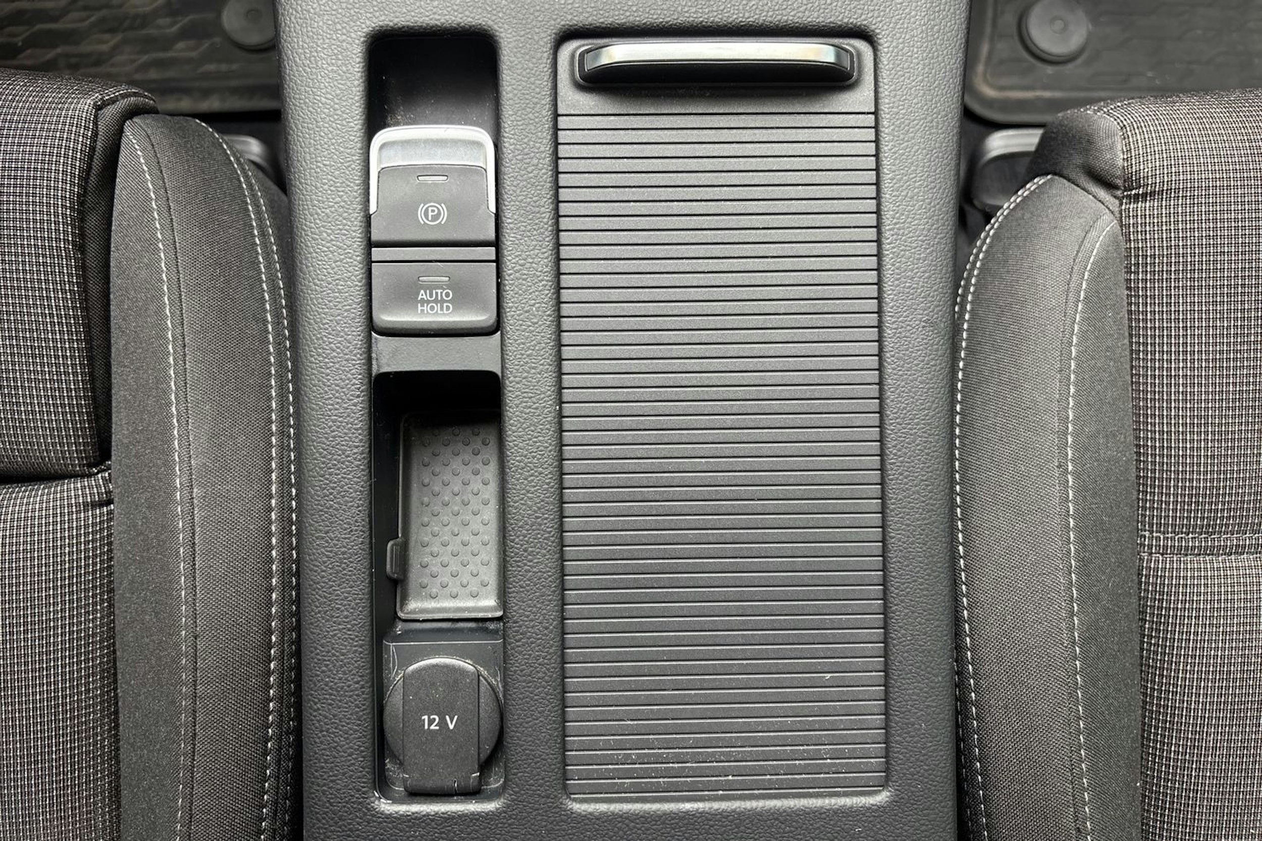 sininen Volkswagen Passat 2019 kuva 30.