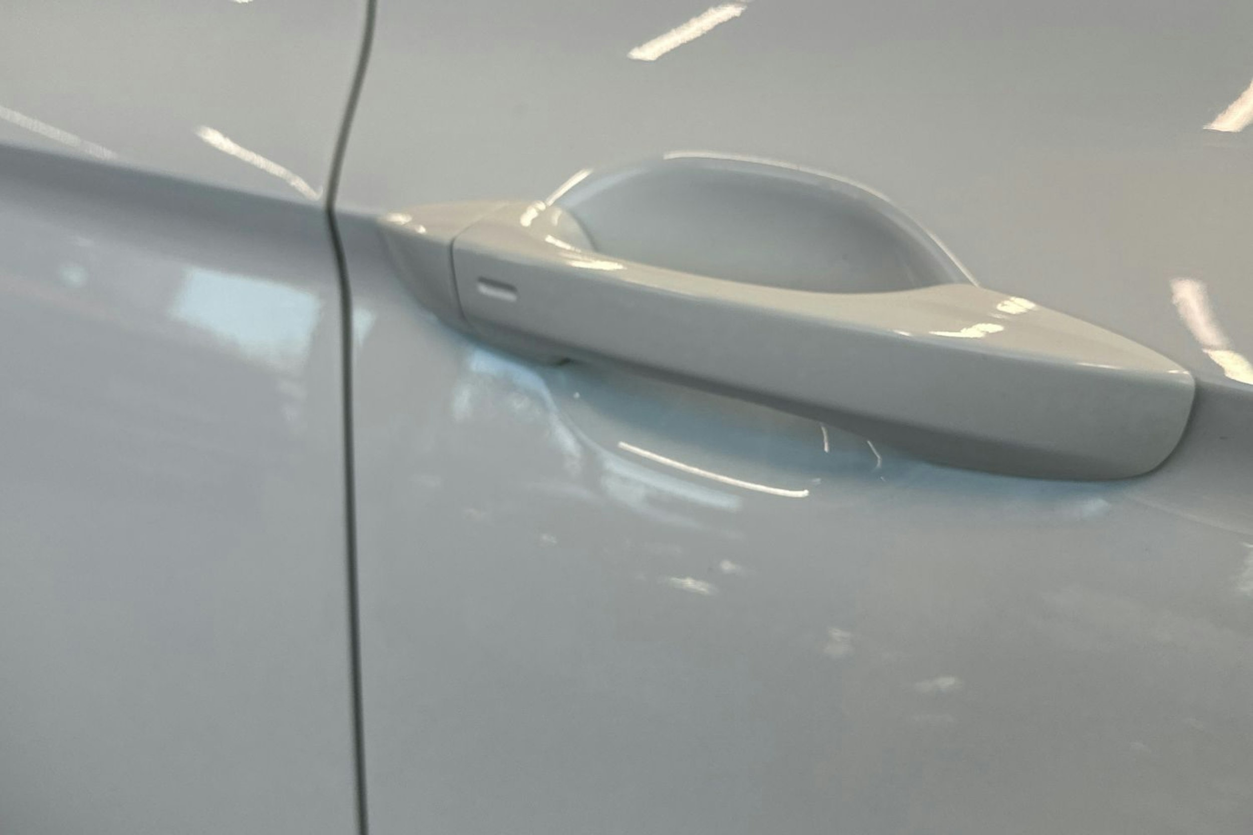 valkoinen Volkswagen Passat 2019 kuva 21.