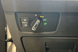 valkoinen Volkswagen Passat 2019 kuva 23.