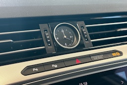 valkoinen Volkswagen Passat 2019 kuva 29.