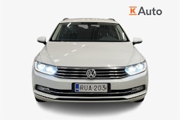 valkoinen Volkswagen Passat 2019 kuva 5.