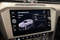 valkoinen Volkswagen Passat 2019 kuva 26.