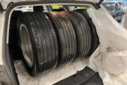 valkoinen Volkswagen Passat 2019 kuva 33.