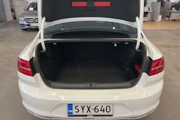 Valkoinen Volkswagen PASSAT 2019 kuva 26.
