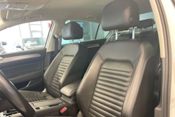 Valkoinen Volkswagen PASSAT 2019 kuva 29.