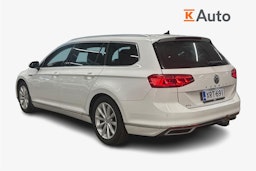 valkoinen Volkswagen Passat 2019 kuva 2.