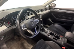 valkoinen Volkswagen Passat 2019 kuva 3.