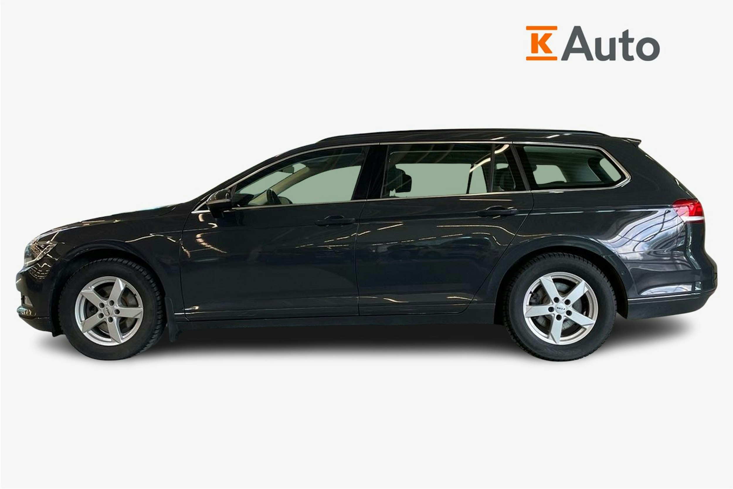 harmaa Volkswagen Passat 2019 kuva 6.