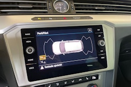harmaa Volkswagen Passat 2019 kuva 16.