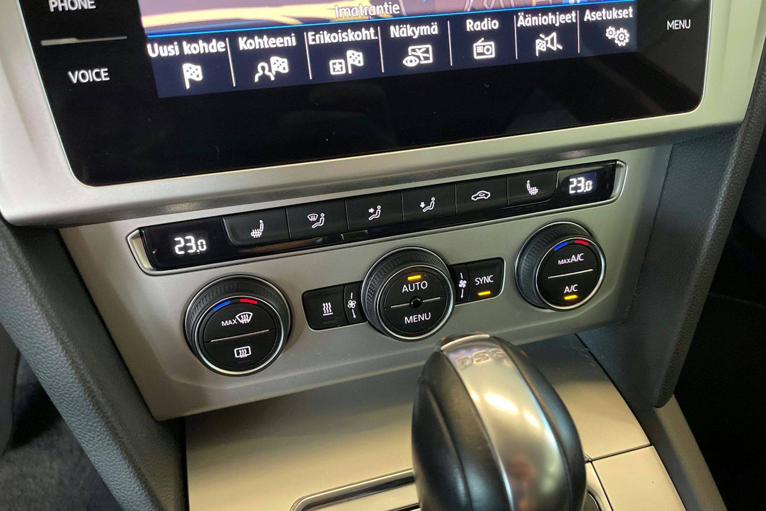 harmaa Volkswagen Passat 2019 kuva 17.