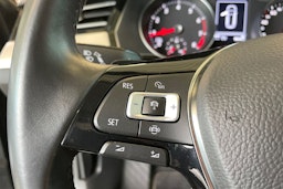 harmaa Volkswagen Passat 2019 kuva 18.