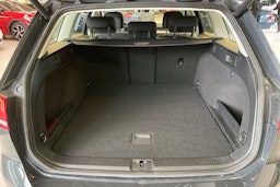 harmaa Volkswagen Passat 2019 kuva 25.