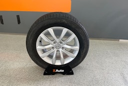 harmaa Volkswagen Passat 2019 kuva 28.
