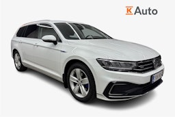 valkoinen Volkswagen Passat 2019 kuva 1.