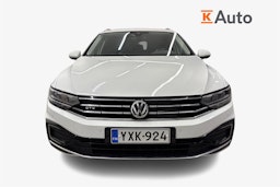 valkoinen Volkswagen Passat 2019 kuva 5.