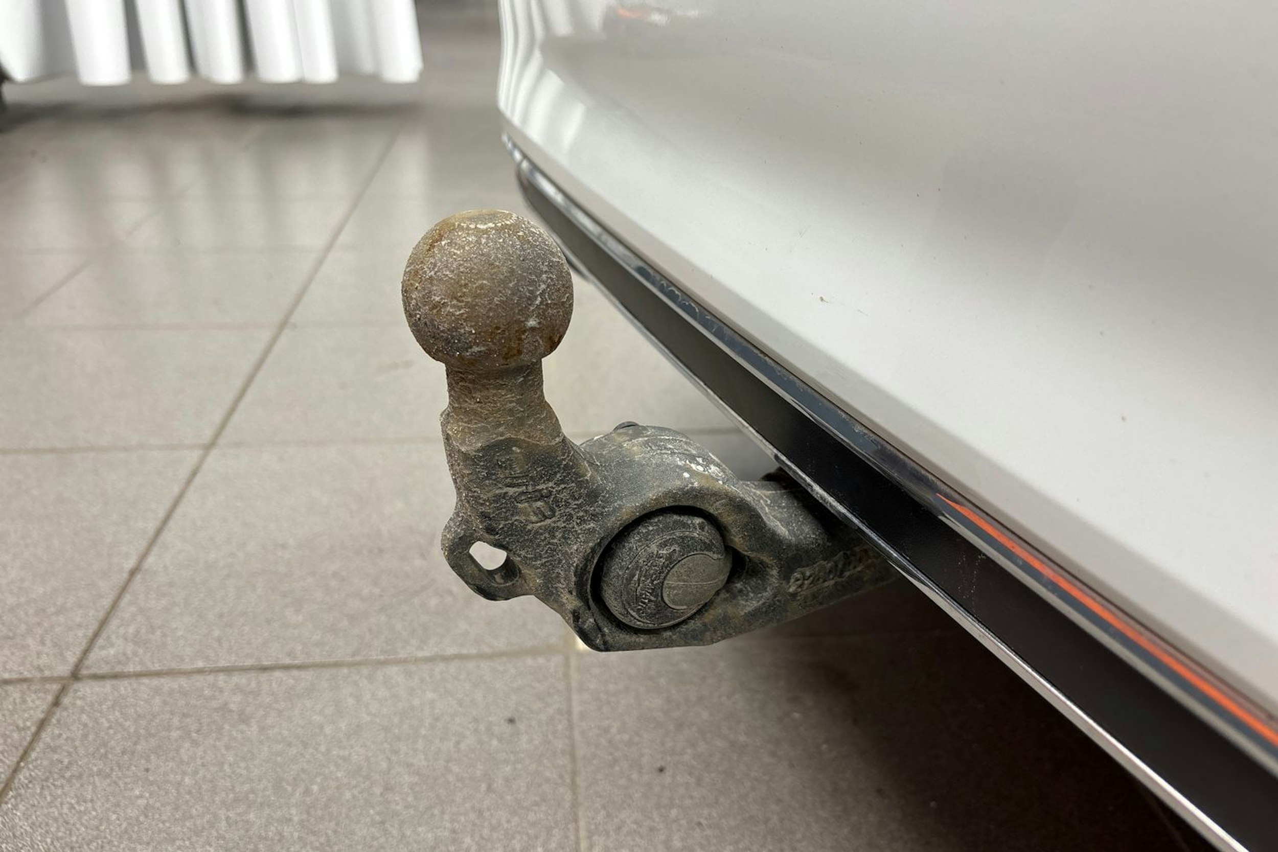 valkoinen Volkswagen Passat 2019 kuva 36.