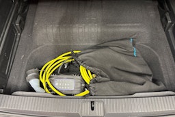 valkoinen Volkswagen Passat 2019 kuva 37.