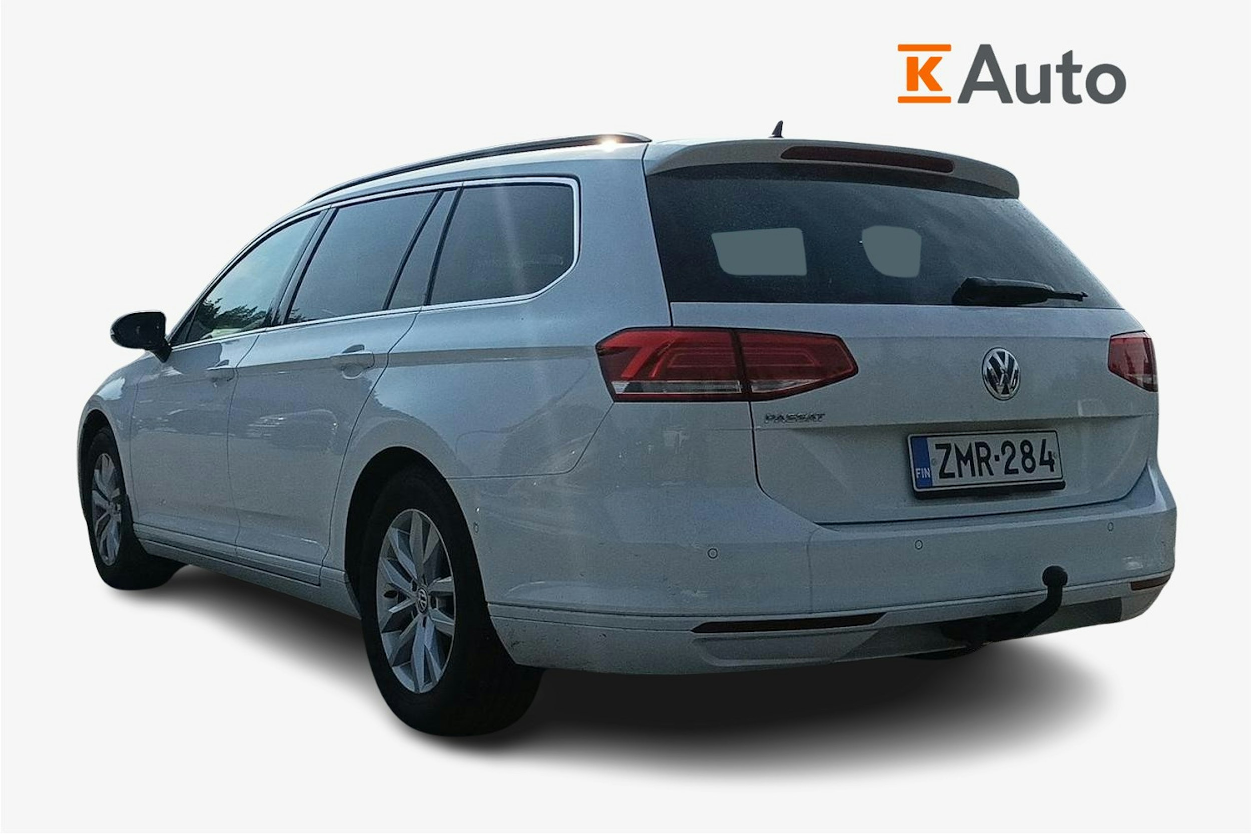valkoinen Volkswagen Passat 2019 kuva 2.