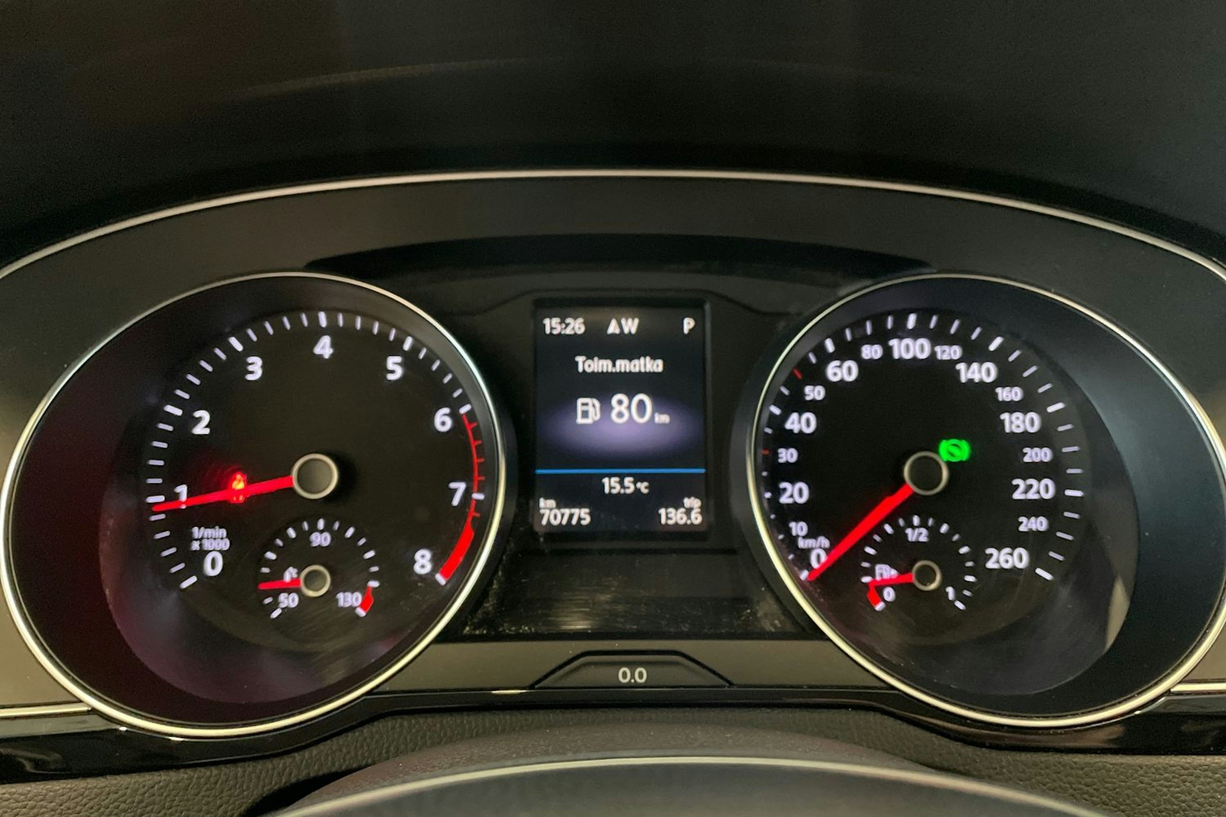 sininen Volkswagen Passat 2019 kuva 18.