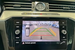 sininen Volkswagen Passat 2019 kuva 20.