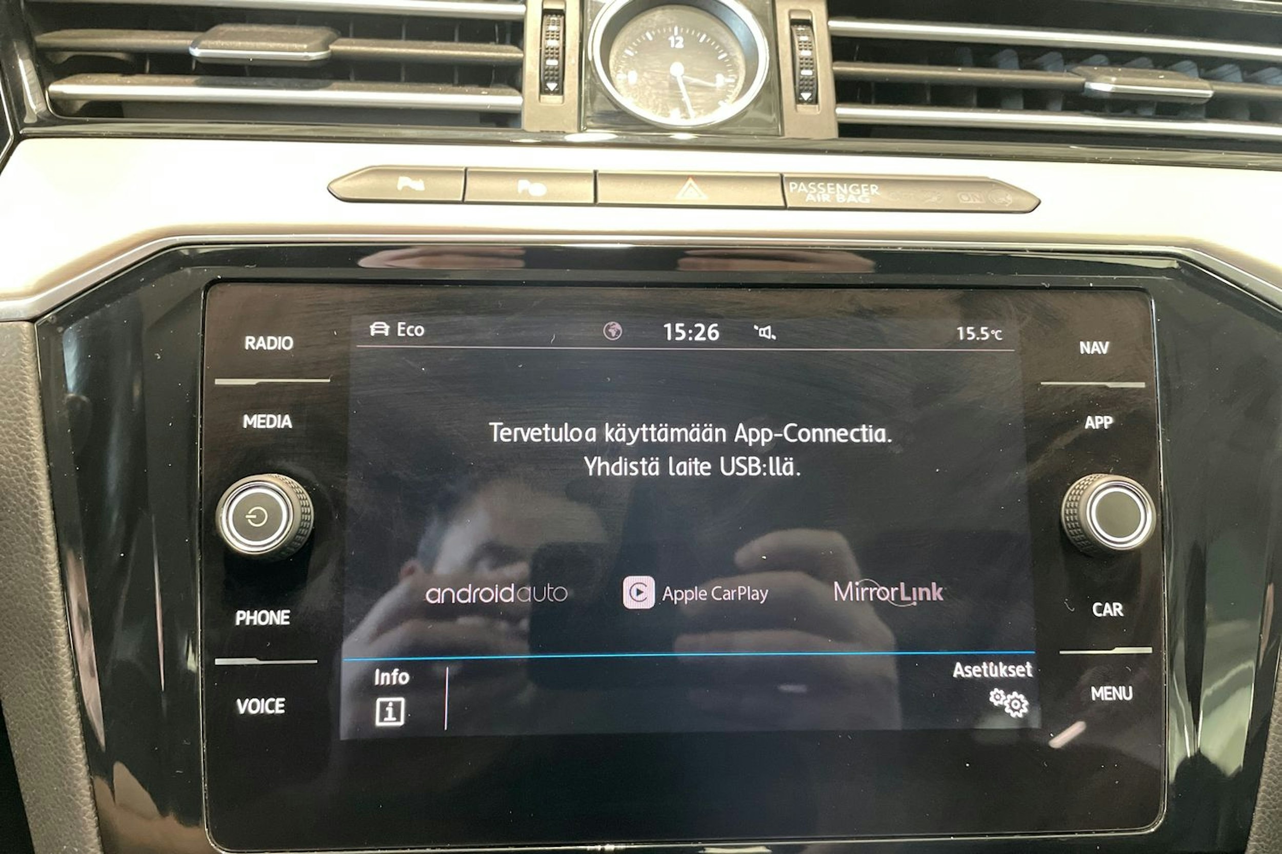 sininen Volkswagen Passat 2019 kuva 23.