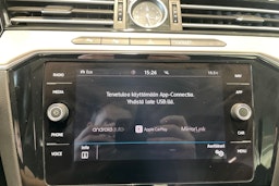 sininen Volkswagen Passat 2019 kuva 23.