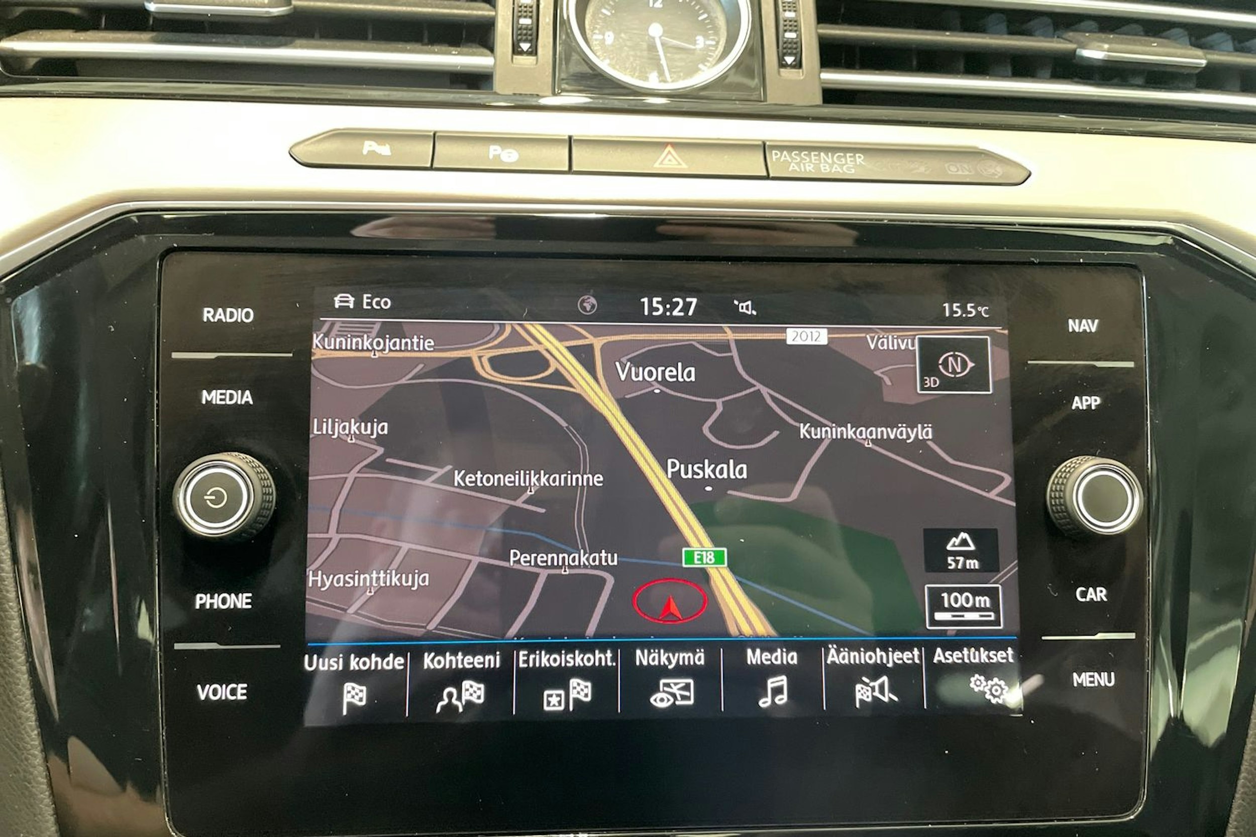 sininen Volkswagen Passat 2019 kuva 25.