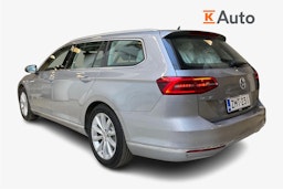 sininen Volkswagen Passat 2019 kuva 2.