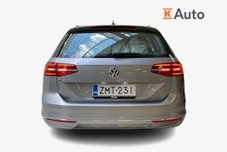 sininen Volkswagen Passat 2019 kuva 3.