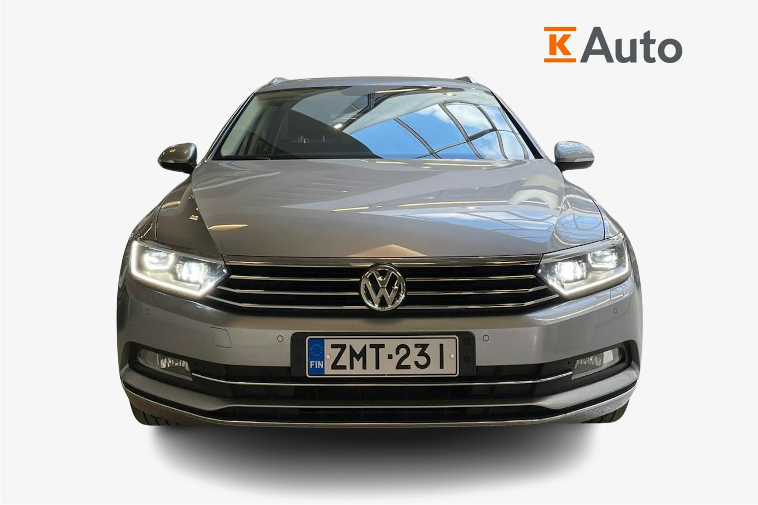 sininen Volkswagen Passat 2019 kuva 5.