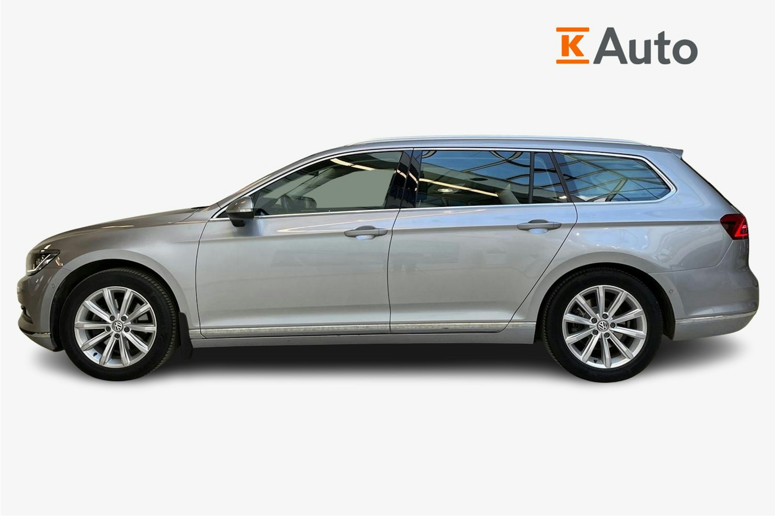 sininen Volkswagen Passat 2019 kuva 6.