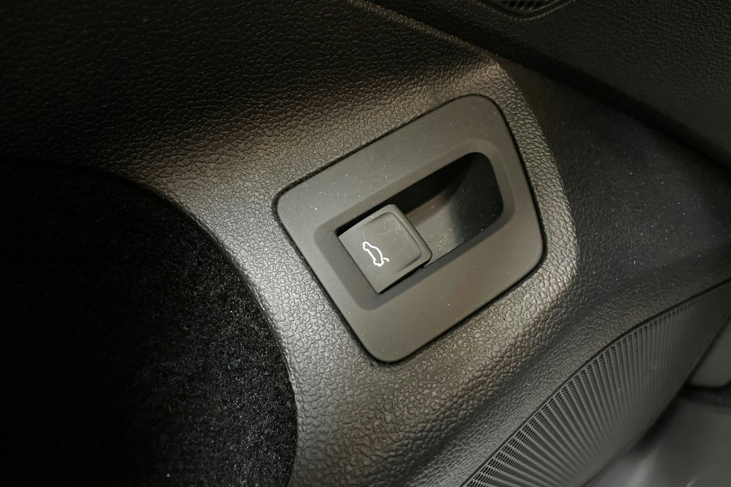 sininen Volkswagen Passat 2019 kuva 19.