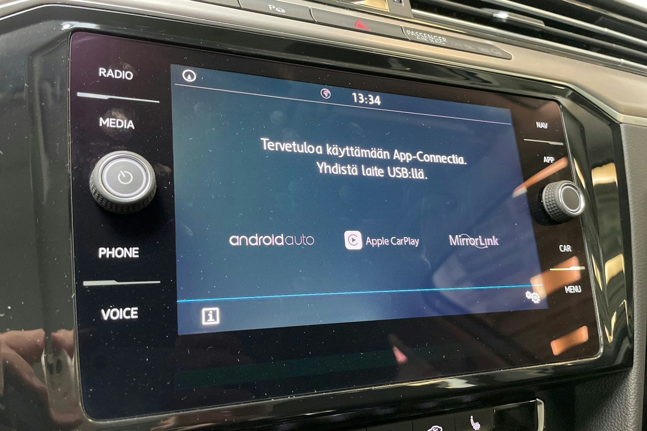 sininen Volkswagen Passat 2019 kuva 23.