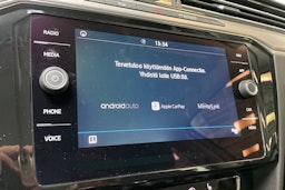sininen Volkswagen Passat 2019 kuva 23.