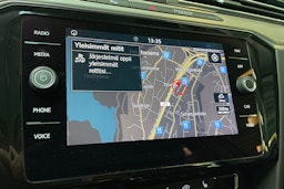 sininen Volkswagen Passat 2019 kuva 24.