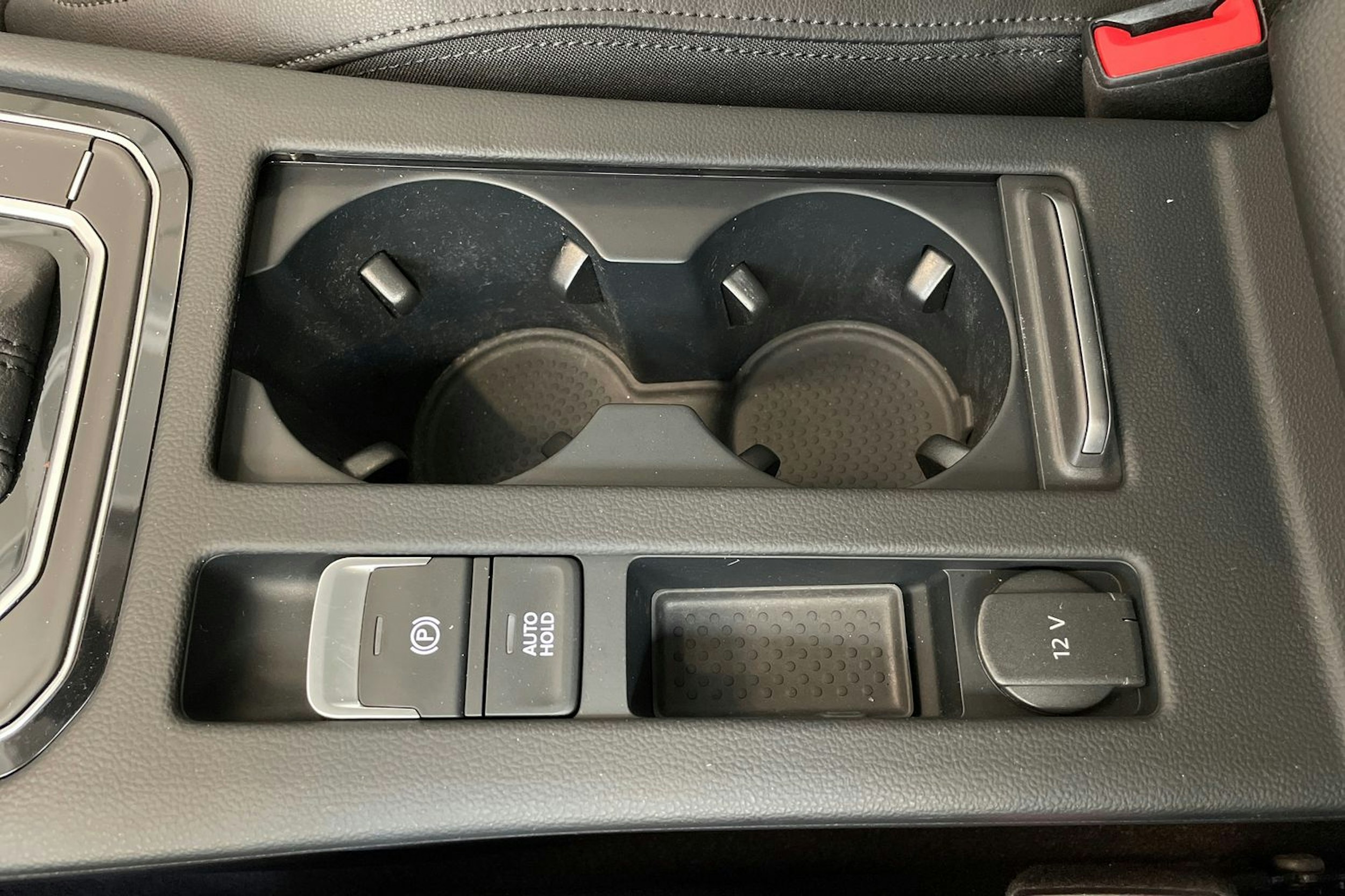 sininen Volkswagen Passat 2019 kuva 27.