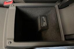 sininen Volkswagen Passat 2019 kuva 28.