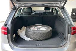 sininen Volkswagen Passat 2019 kuva 30.