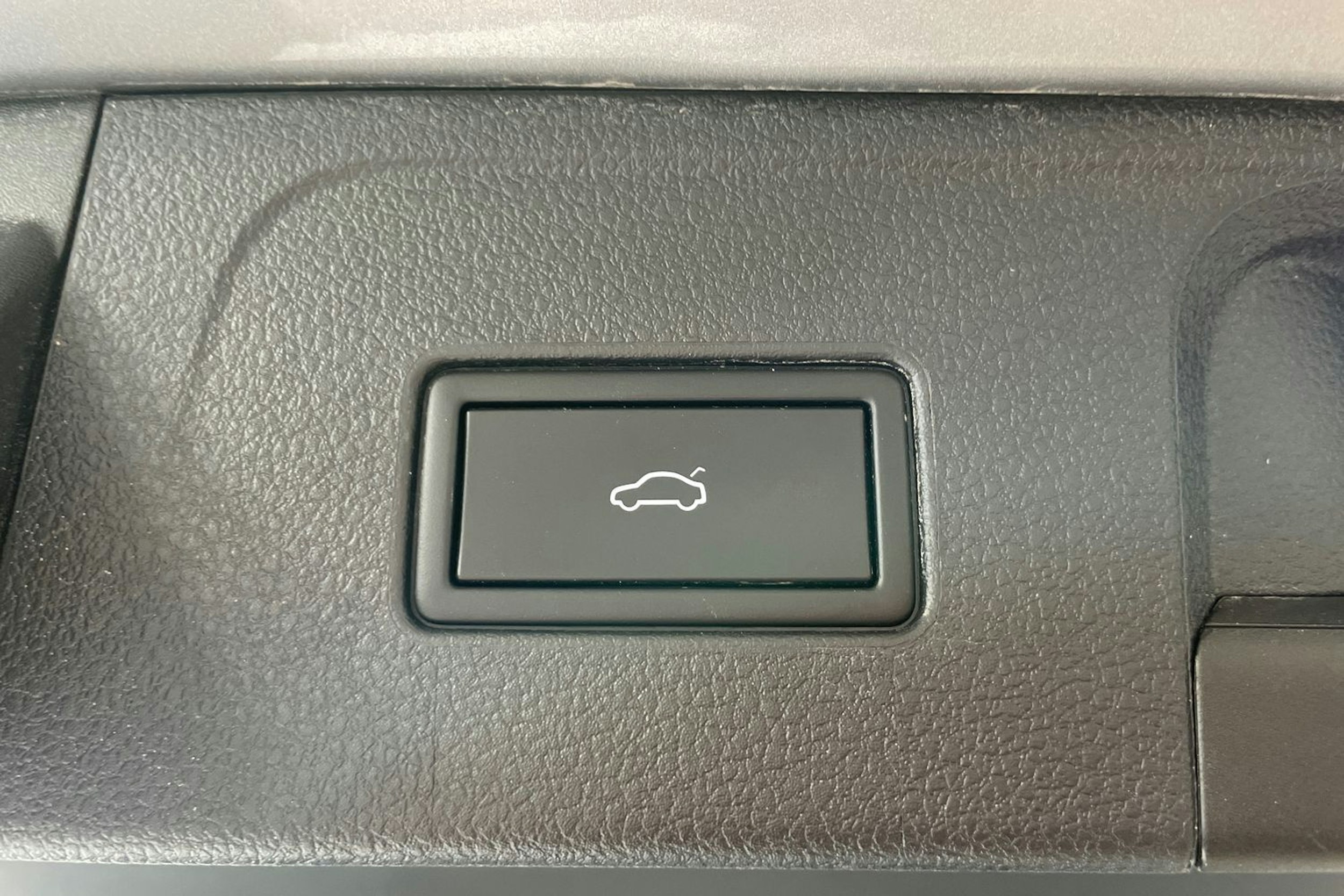 sininen Volkswagen Passat 2019 kuva 31.