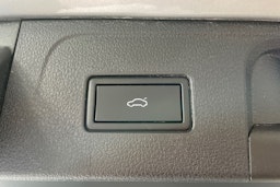 sininen Volkswagen Passat 2019 kuva 31.
