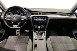 harmaa Volkswagen Passat 2020 kuva 11.