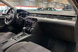 harmaa Volkswagen Passat 2020 kuva 13.