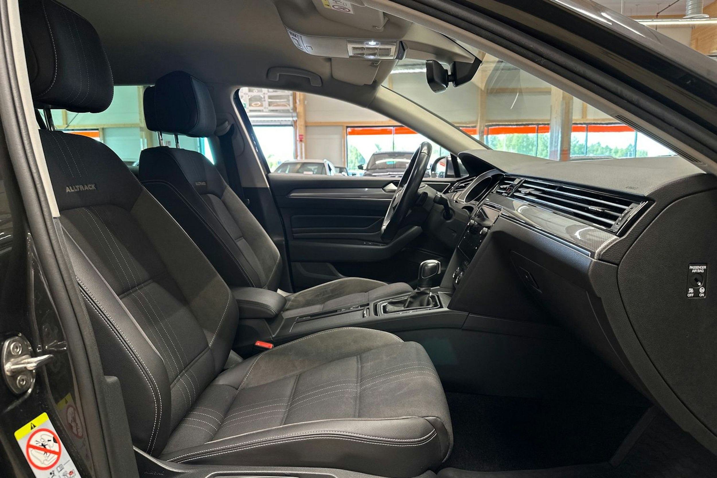 harmaa Volkswagen Passat 2020 kuva 14.